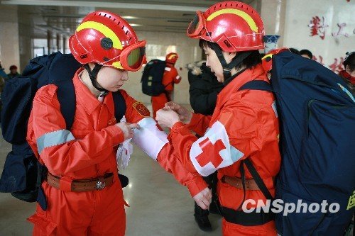 中国救援队已救治海地地震重残伤员百余人