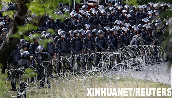 泰总理拒绝解散国会下议院红衫军继续示威施压