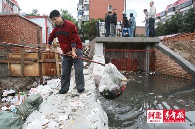 石家庄:垃圾惹祸 憋坏300万元泵站