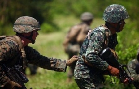 美国警告中国：不应对南海主权声索国各个击破