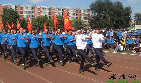 石家庄铁道大学3000名90后新生“沙场大点兵”