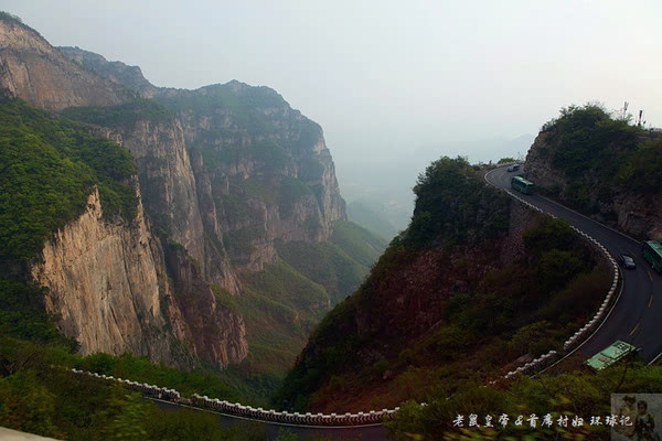  逐仙茱萸峰 戏猴云台山