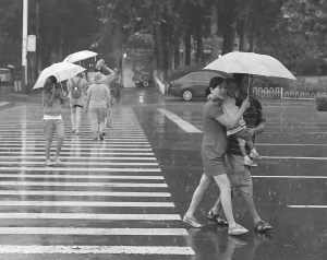 雷雨拉低气温空气清新 未来两天河北省仍有雷雨