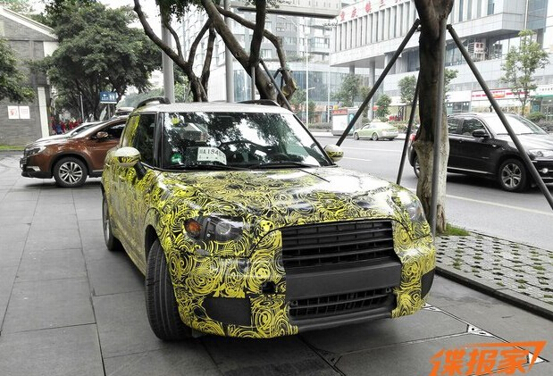 内饰家族化设计 新MINI COUNTRYMAN谍照