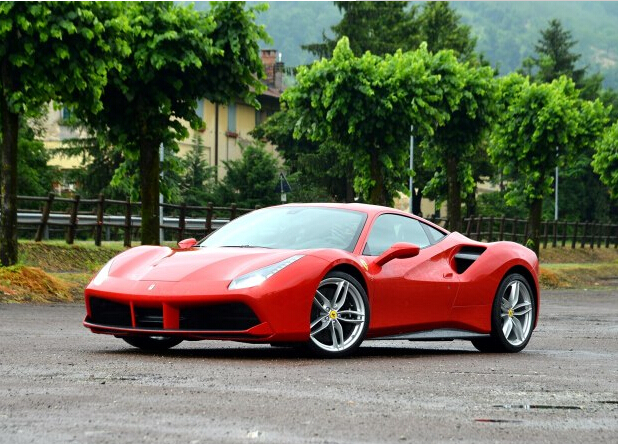 法拉利召回18辆488 GTB/California T