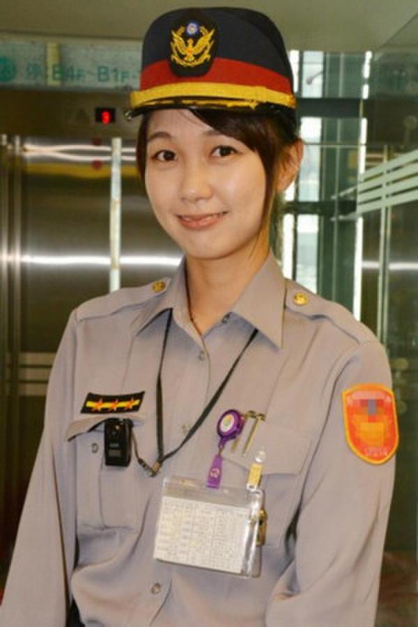 台湾最美女警走红