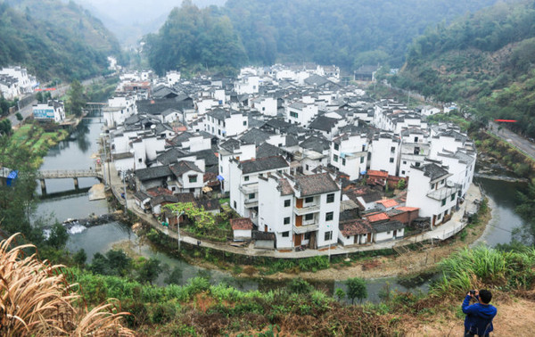 去看看中国最圆的小村菊径村