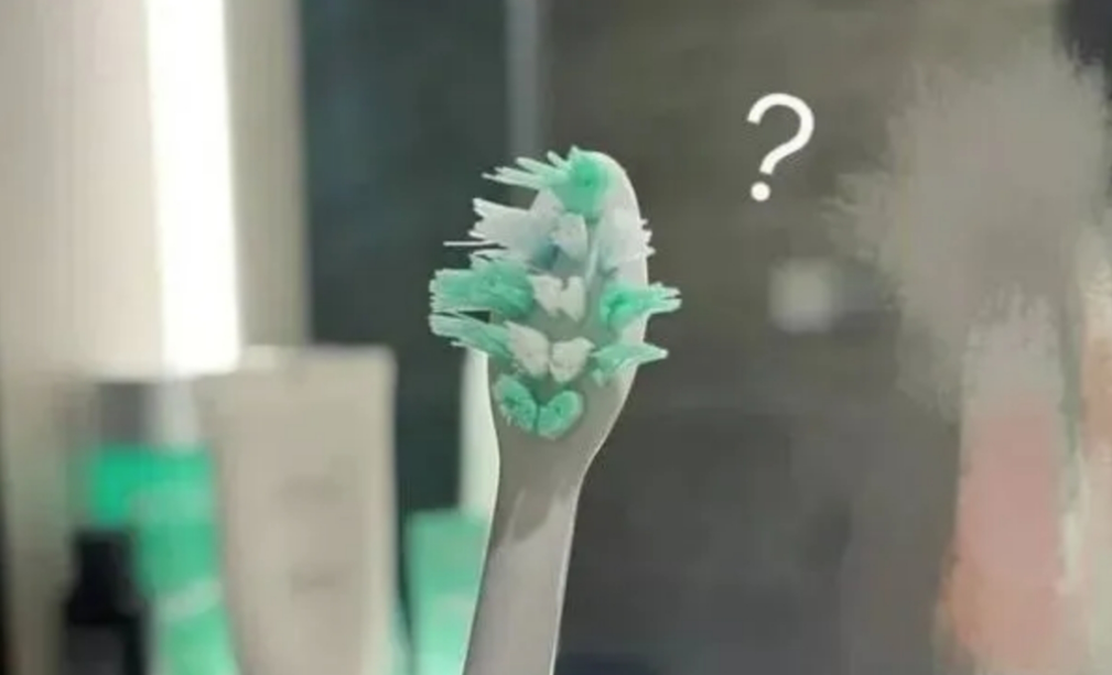 牙刷都刷“炸毛”了？怎样才是正确的刷牙方式